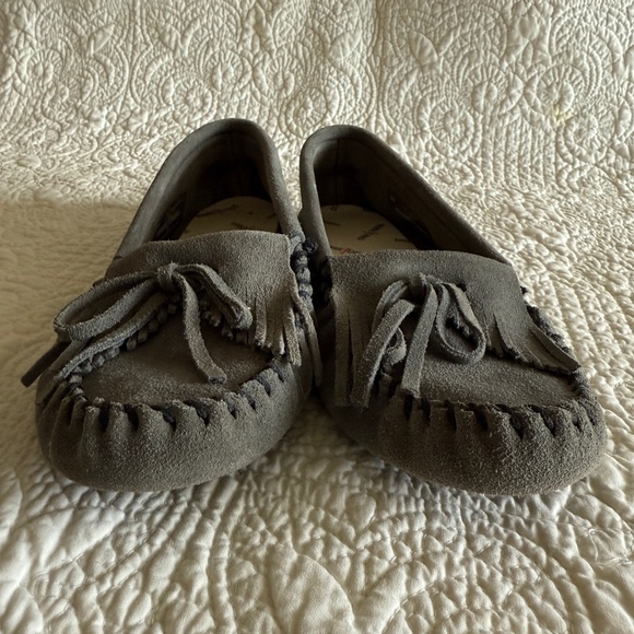 Minnetonka Moccasins, Gray Suede, Size 8 - Picture 2 of 4